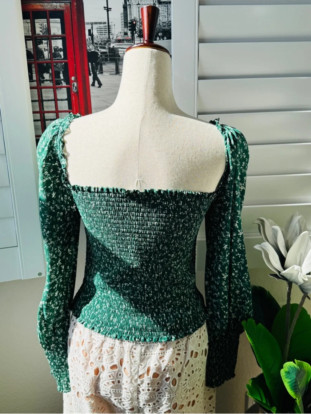 Reformation. Size M. Green Smocked Square-Neck Puff Sleeve Top